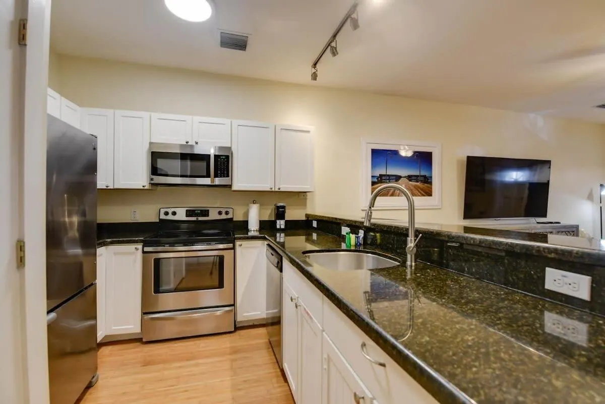 Mesa House, Uno-Perfect Location Apartment Key West